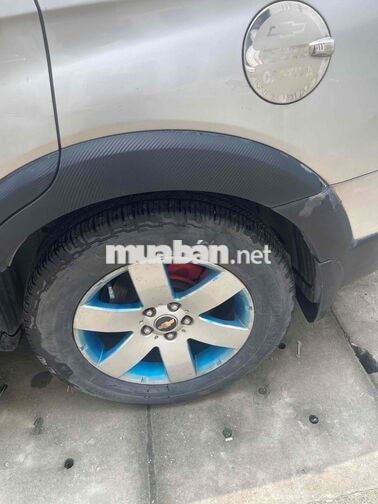 Chevrolet Captiva 7 chỗ Số sàn Bạc