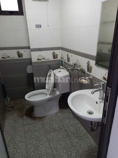 Cho thuê nhà 3 tầng 135 m2 tại La Tinh, Đông La, Hoài Đức. Giá: 6.5 tr