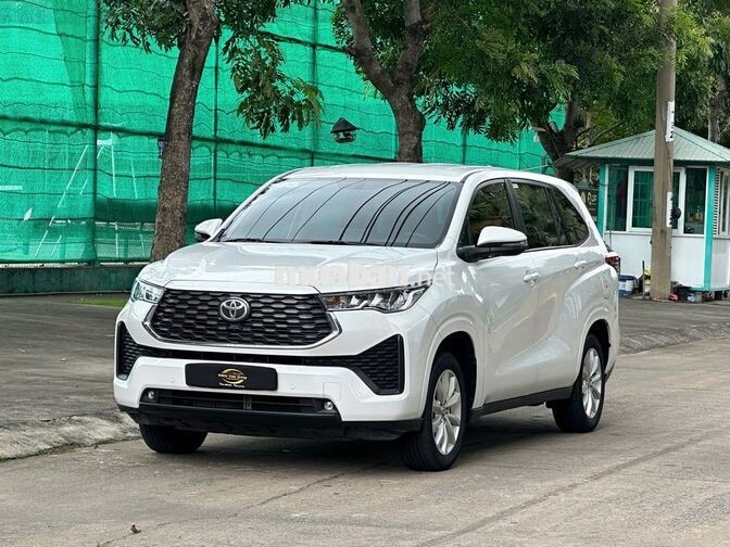 Toyota Innova Cross 2025 2.0 V Trắng 7 chỗ