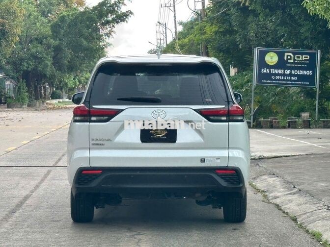 Toyota Innova Cross 2025 2.0 V Trắng 7 chỗ