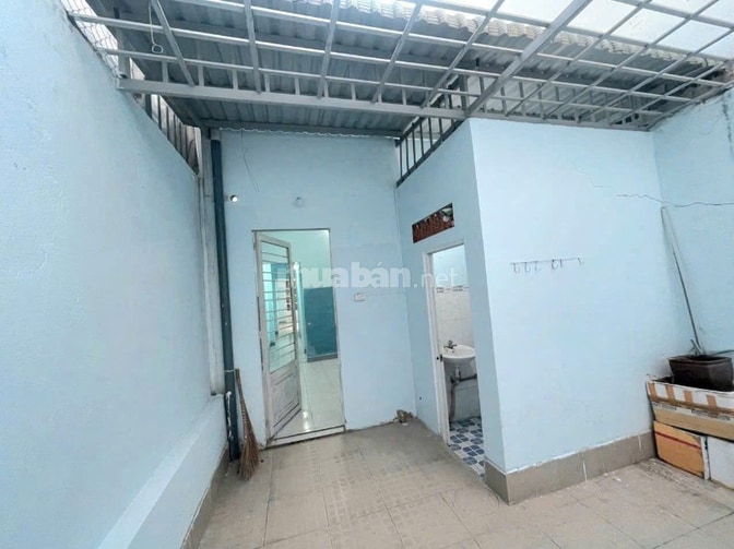 Cho thuê nhà nguyên căn HXH Bùi Văn Ba. Gía 13tr