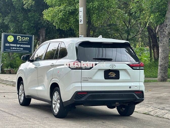 Toyota Innova Cross 2025 2.0 V Trắng 7 chỗ