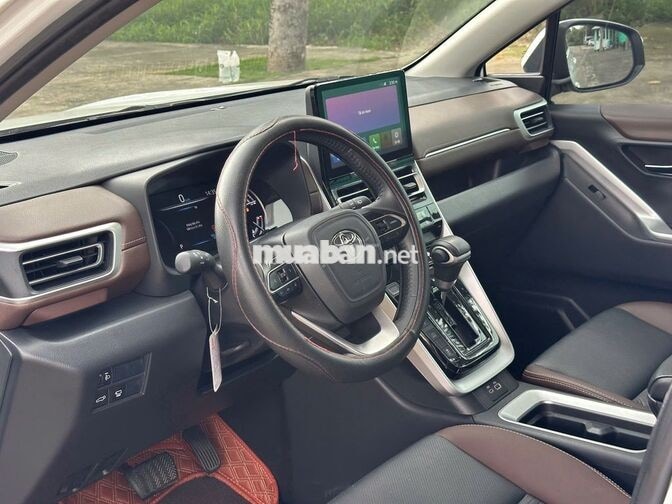 Toyota Innova Cross 2025 2.0 V Trắng 7 chỗ