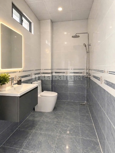 Nhà lầu ngay chợ Tân Bình 80m2, sổ riêng, thổ cư 100%, 730 triệu nhận 