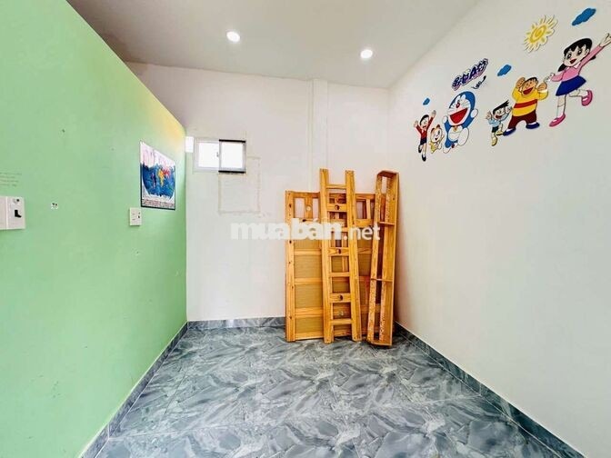Nhà 3 phòng ngủ  gần chợ ở Bình Đông P14 Q8 