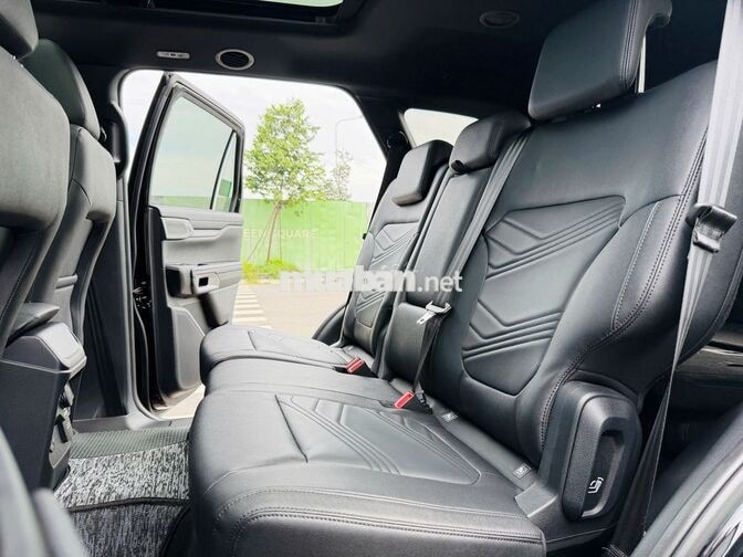 Ford Everest Titanium 4x2 AT 2025 Đen 11.000 km