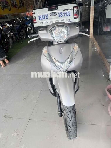 Honda SH Mode Bạc hồ sơ cầm tay có bán trả góp