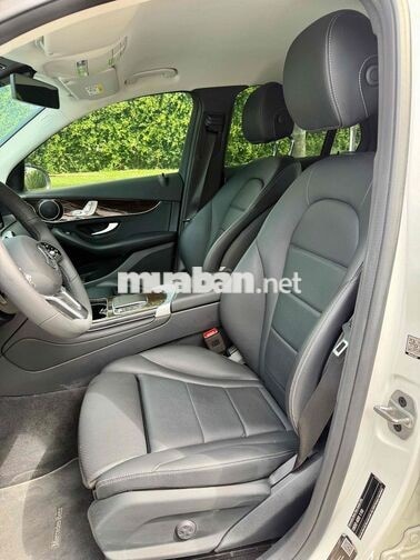 Mercedes-Benz GLC200 model 2022 Trắng siêu đẹp