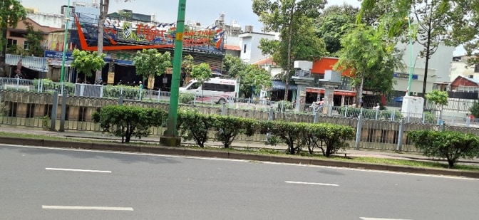 Nhà cấp 4 56m2 sát bờ kè Hoàng Sa quận 3,  mua xây mới, kd canhodichvu