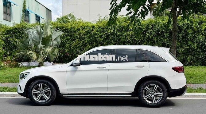 Mercedes-Benz GLC200 model 2022 Trắng siêu đẹp