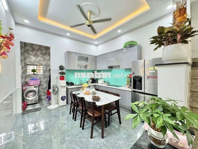 NHÀ ĐẸP MỚI, FULL NỘI THẤT, TRỆT, 2 LẦU, 4PN, 5WC, ĐƯỜNG XE TẢI 