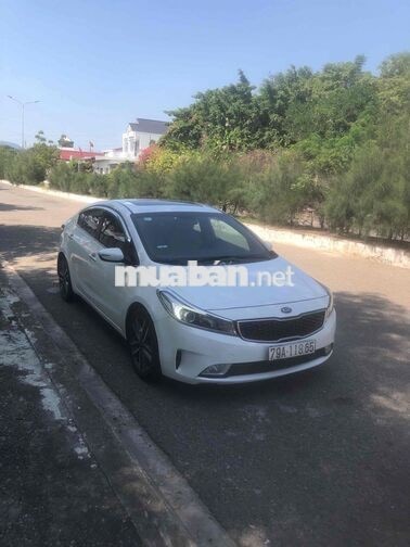 Kia Cerato Trắng Tự động bản đủ 1.6