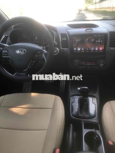 Kia Cerato Trắng Tự động bản đủ 1.6