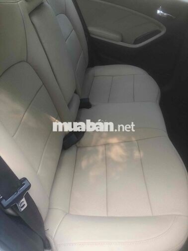 Kia Cerato Trắng Tự động bản đủ 1.6