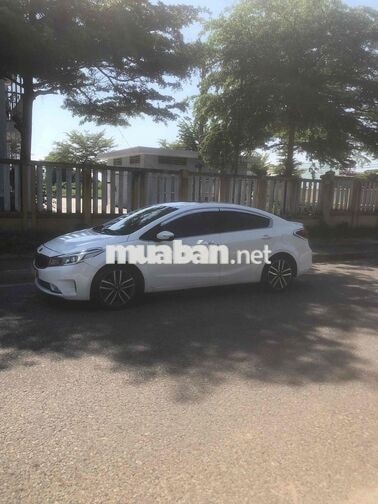 Kia Cerato Trắng Tự động bản đủ 1.6