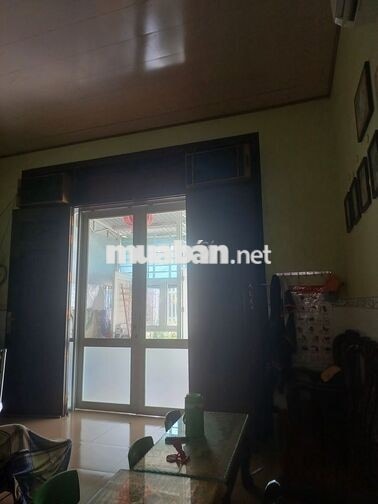 Bán nền và nhà cấp 4! Tặng 01 máy lạnh, máy nước nóng!