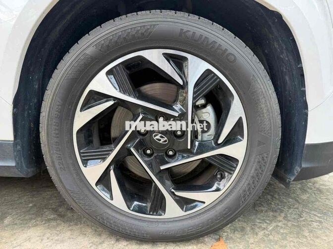 Hyundai Custin 2024 2.0Turbo Cao Cấp Siêu Đẹp