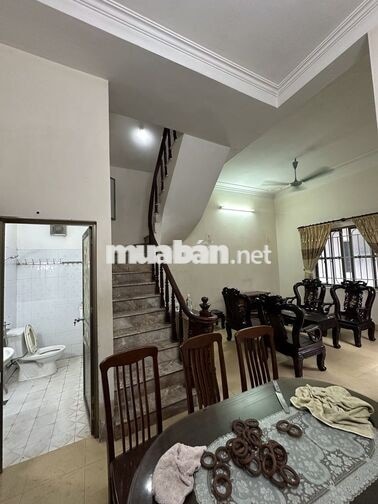 Cho thuê nhà nguyên căn 4 tầng 42m² ngõ ô tô tránh phố Tây Mỗ