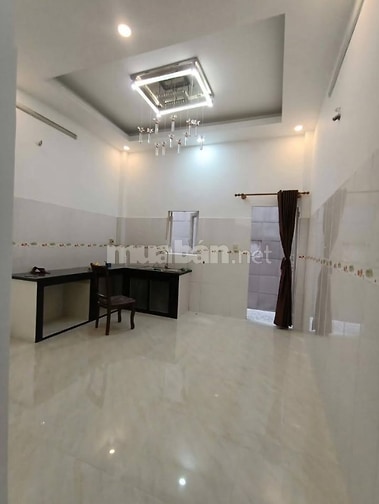 Cho thuê nhà MT, khu Bình Phú, 4x20m, 2 lầu, 15 triệu/tháng. gần chợ 