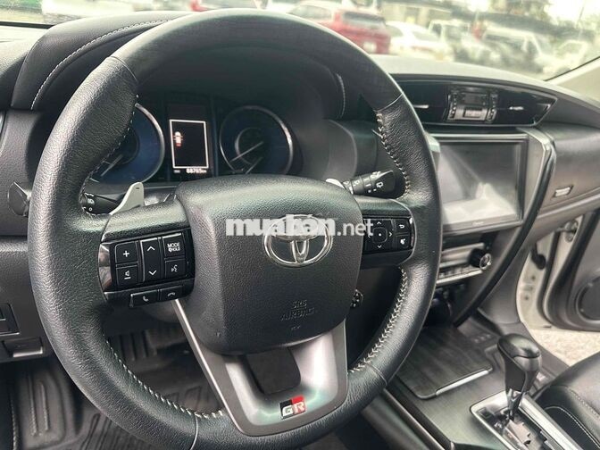 Toyota Fortuner 2.4 AT 2020 Trắng 88000 km