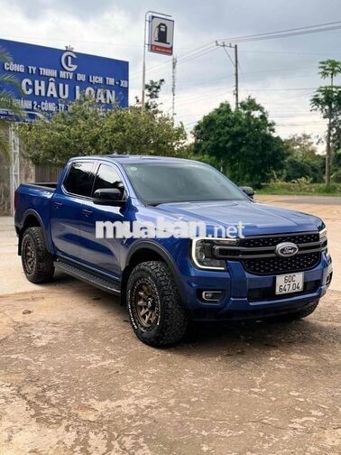 Ford Ranger XLS 2023 Xanh 8 vạn siêu đẹp