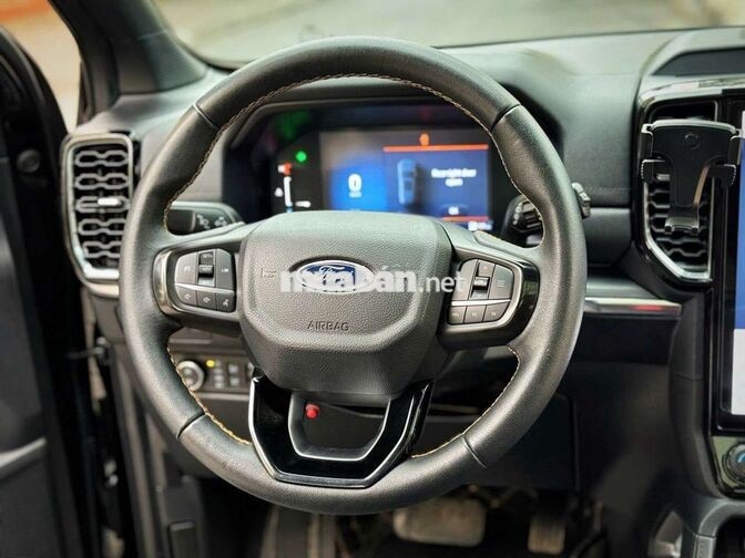 Ford everest 2022 titanium 4x2