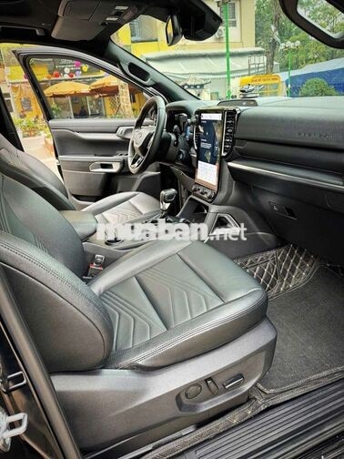 Ford everest 2022 titanium 4x2