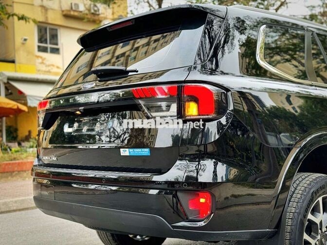 Ford everest 2022 titanium 4x2