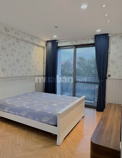 Bán gấp! Căn hộ 3PN dự án Urban Hill Phú Mỹ Hưng, 120m2, full,giá 11.5