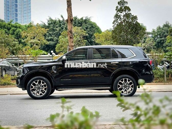 Ford everest 2022 titanium 4x2