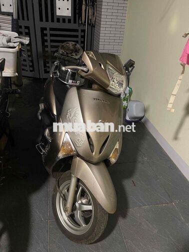 Honda Lead 2012 Vàng-Đen Nữ