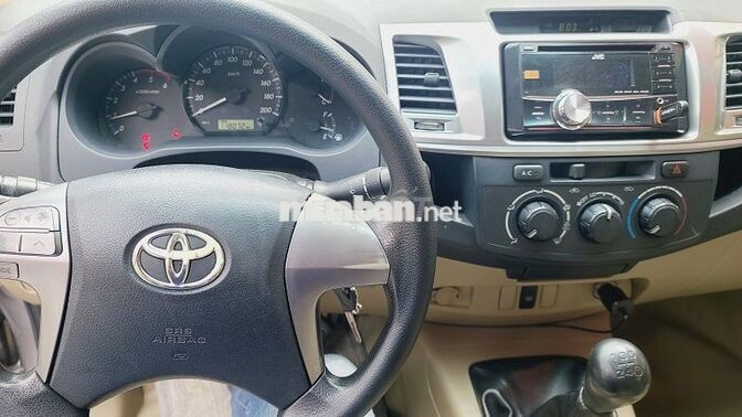 Xe Toyota Hilux E Số Sàn 1 Cầu 2015, Xe Đẹp