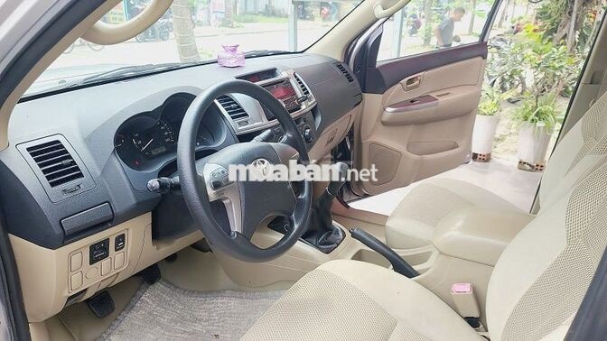 Xe Toyota Hilux E Số Sàn 1 Cầu 2015, Xe Đẹp