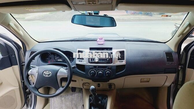 Xe Toyota Hilux E Số Sàn 1 Cầu 2015, Xe Đẹp