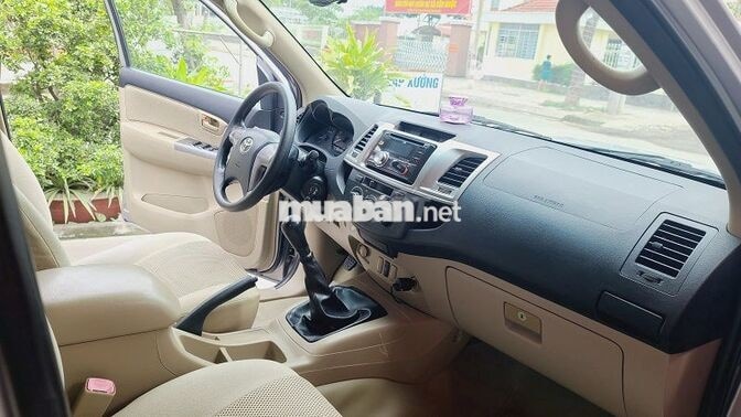 Xe Toyota Hilux E Số Sàn 1 Cầu 2015, Xe Đẹp