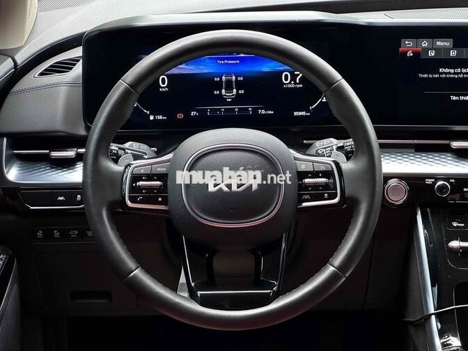 Kia Carnival 2.2D Signature 2024 trắng đi lướt
