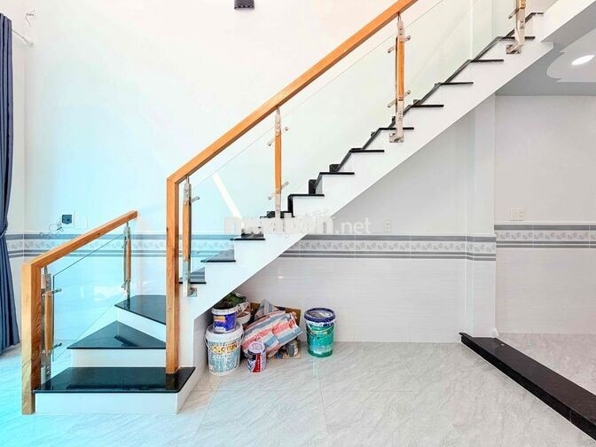 NHÀ MỚI SHR NHỈNH 4T NGAY CHỢ THIẾC - LÊ VĂN KHƯƠNG