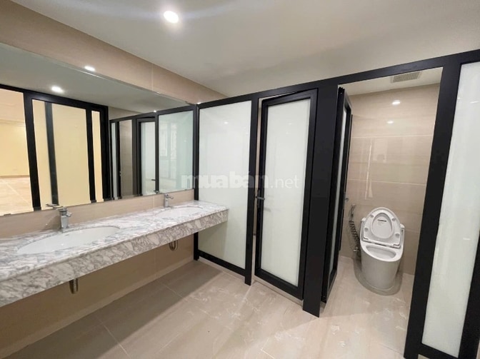 TÔI BÁN TÒA VĂN PHÒNG HẠNG SANG MẶT PHỐ 188 HOÀNG NGÂN CẦU GIẤY 