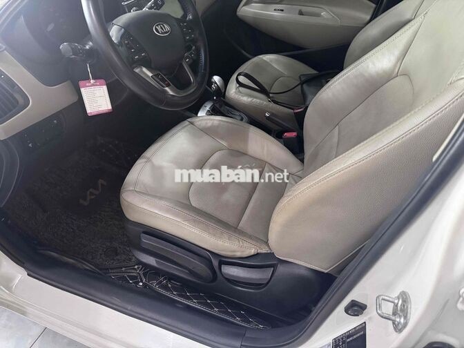 Kia Rio Trắng Số tự động hatchback