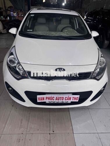 Kia Rio Trắng Số tự động hatchback