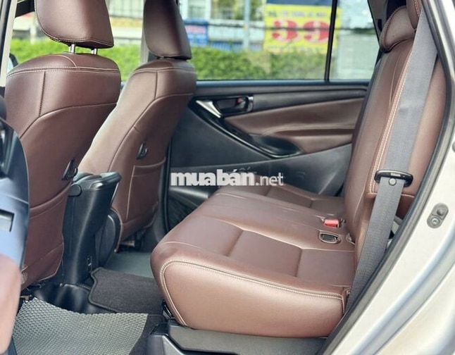 Toyota Innova 2020 Form mới 2021 Bạc