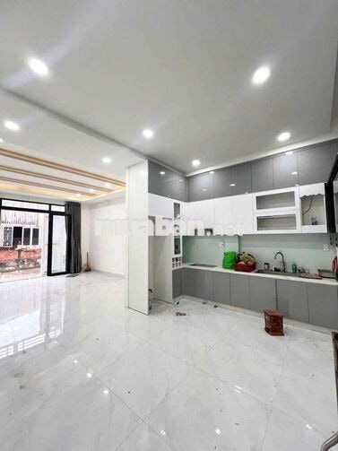 NHÀ ĐẸP 5 X12m GÁC SUỐT CHỈ 1/ ĐƯỜNG 6D GẦN ỦY BAN XÃ B