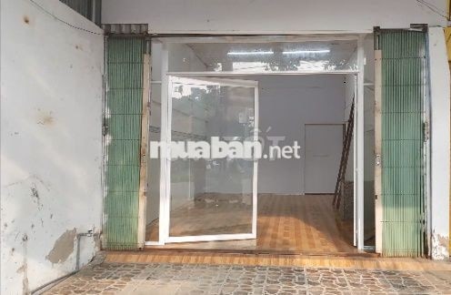 Cho thuê nhà mặt tiền ngang 4m mbkd kv ngã 4 đối diện bến xe p8, TP.VL