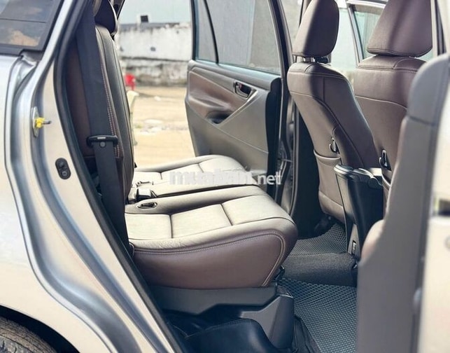 Toyota Innova 2020 Form mới 2021 Bạc