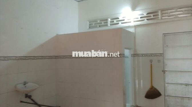 Cho thuê nhà mặt tiền ngang 4m mbkd kv ngã 4 đối diện bến xe p8, TP.VL