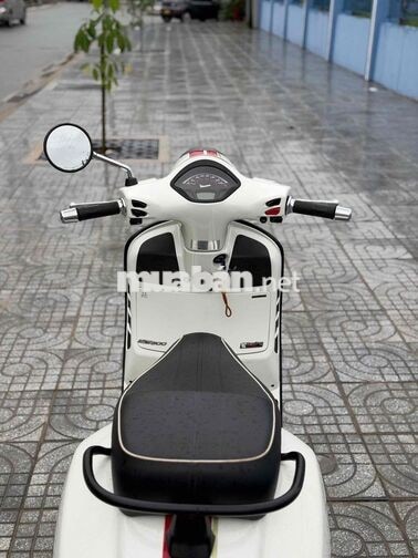 Piaggio Vespa GTS 300 Racing 2020 Trắng 19000 km