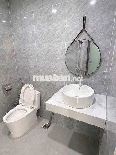 cho thuê nguyên căn 4 tầng mặt tiền Lê Duẩn