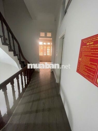 Cho thuê nhà ngõ 40 Trung Kính - Diện tích 65m2 x 4 tầng đường hè rộng