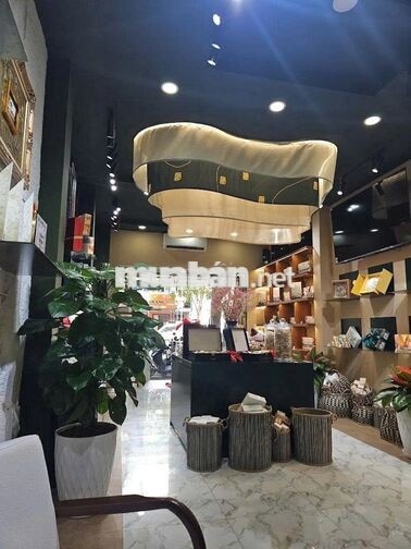 NHÀ MỚI, CÓ LỀ MẶT TIỀN LỚN SỐ 63 NGUYỄN CƯ TRINH QUẬN 1