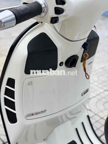Piaggio Vespa GTS 300 Racing 2020 Trắng 19000 km